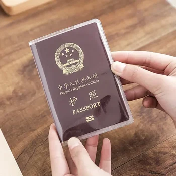1pcs паспорт покритие PVC водоустойчив калъф за паспортен портфейл Притежател на документи за документи за бизнес кредитни карти Защитен калъф калъф торбичка