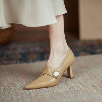 2023 Жените пролет и есен нов заострен стил френски ретро дълбока уста единични обувки малки кожени обувки