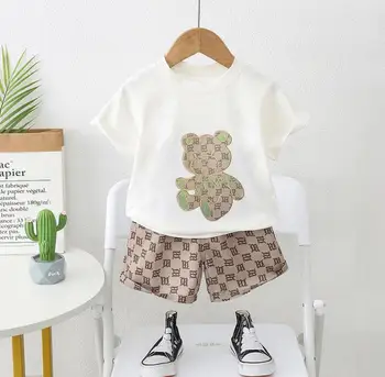 Summer Baby Boy Clothes Set Luxury Designer cartton letter bear къс ръкав тениски и шорти детски анцузи момче екипировки комплект
