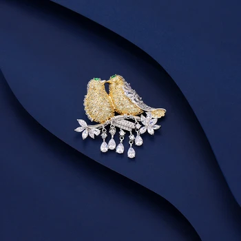 SUYU Корейска брошка за жените Лека луксозна любовна птица брошка Модерен темперамент облекло Празничен подарък Аксесоар