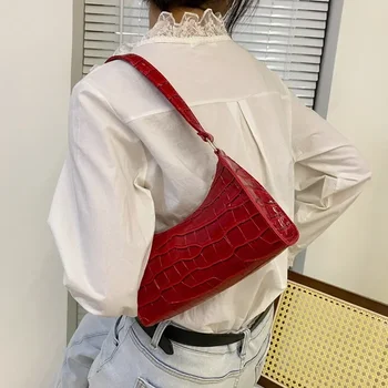 Модна изящна чанта за пазаруване Ретро ежедневни жени Чанти за рамо Женска кожа Плътен цвят верига чанта за жени 2023
