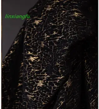 Черна златна жакардова тъкан, релефна триизмерна текстурирана неправилна тъкан, дизайнерска материя с ребро за връхни дрехи